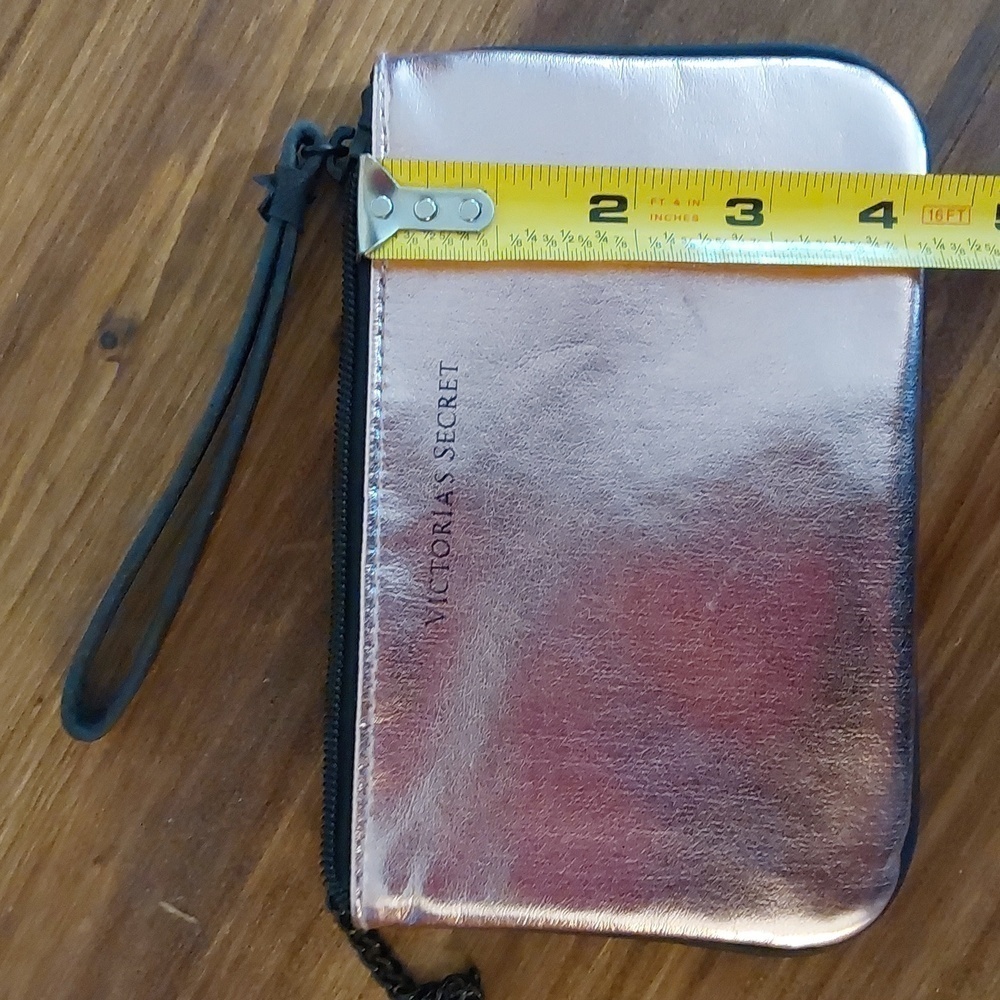 Victoria Secrets Pink sateen Zip top With Keychain Coin purse Small like new! - Picture 5 of 5